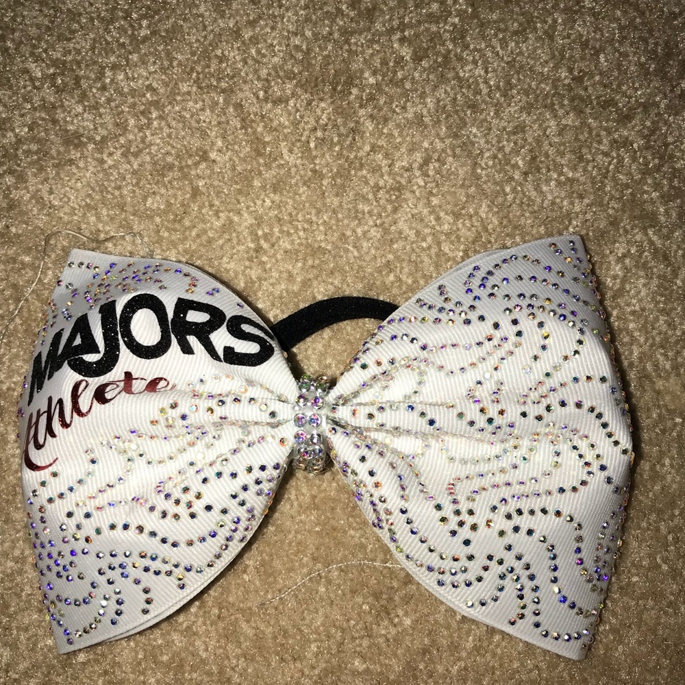 Exclusive majors bow!